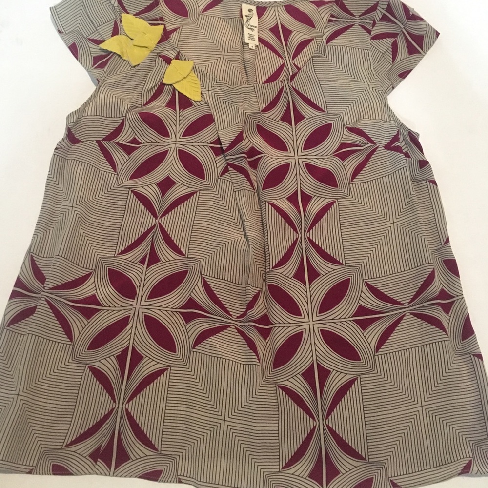 Geometric Patterned Women's Top - image 1